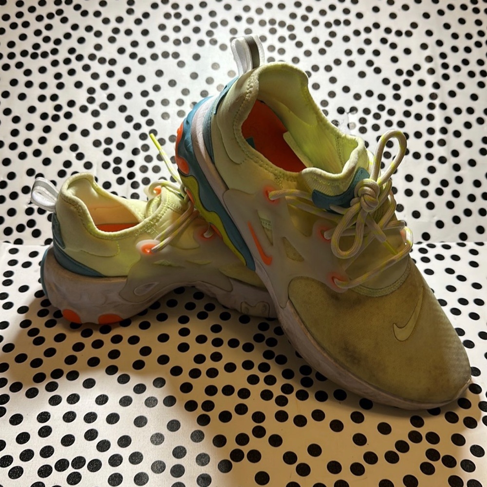 Nike react